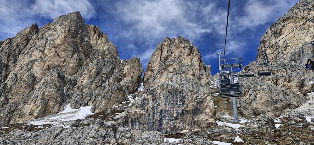 DOLOMITEN