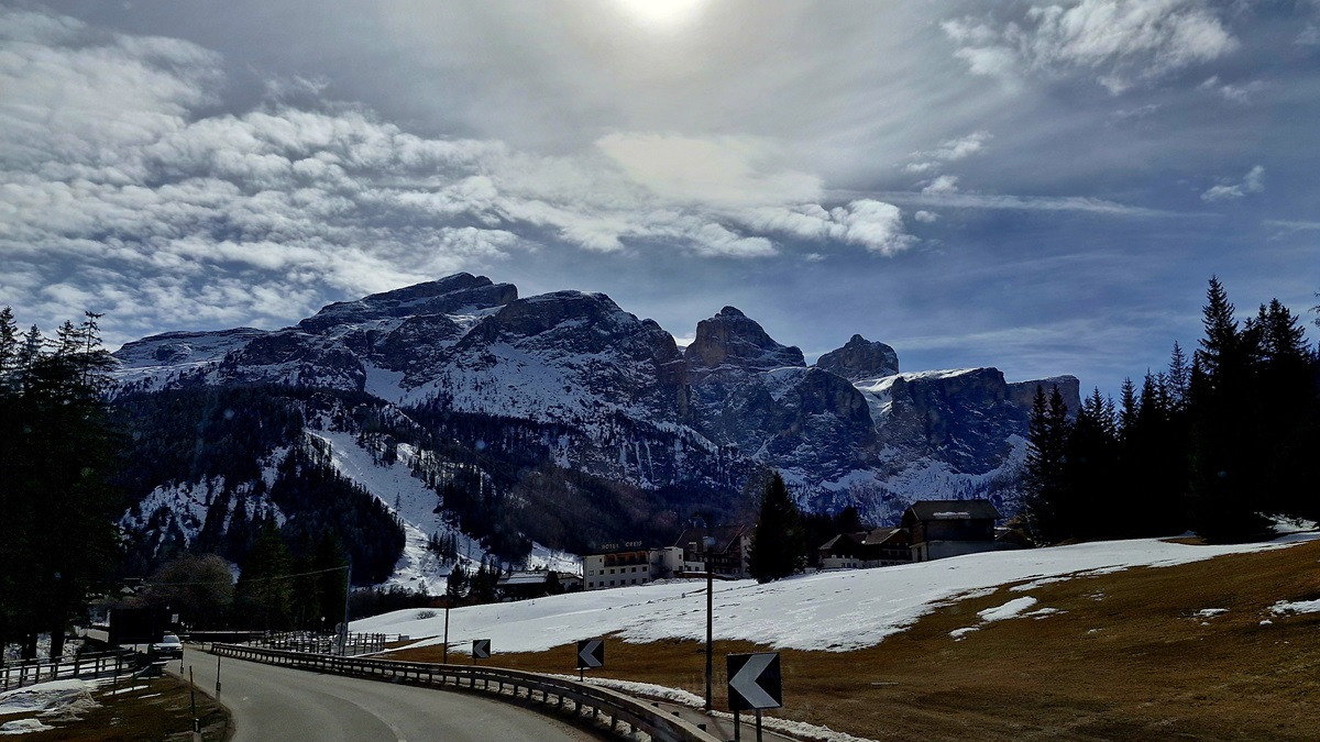 DOLOMITEN